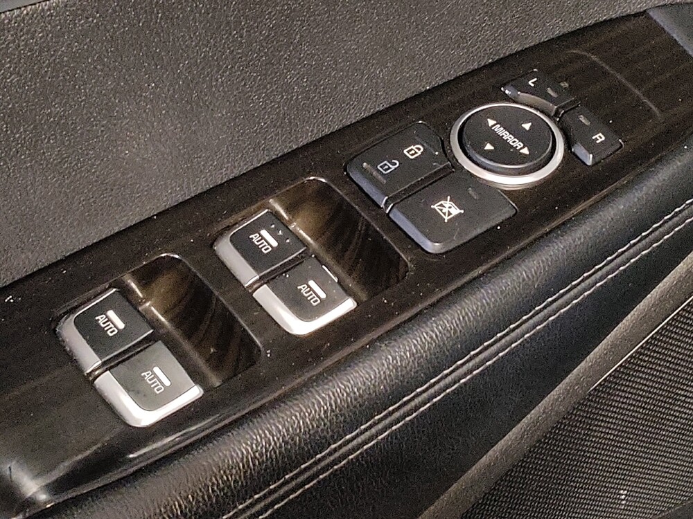 2019 Kia Sorento in Savannah, GA 31419 - 18136854 27