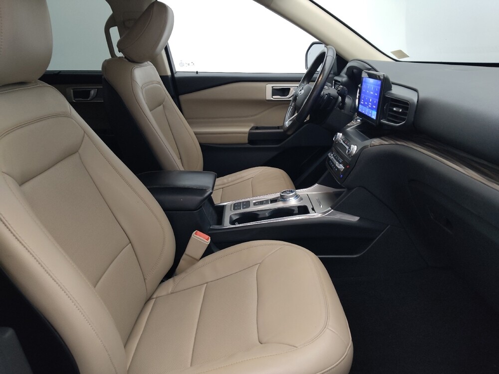 2020 Ford Explorer in Miami, FL 33157 - 18136858 21