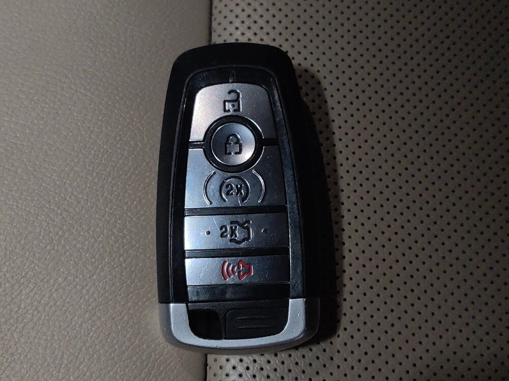 2020 Ford Explorer in Miami, FL 33157 - 18136858 32