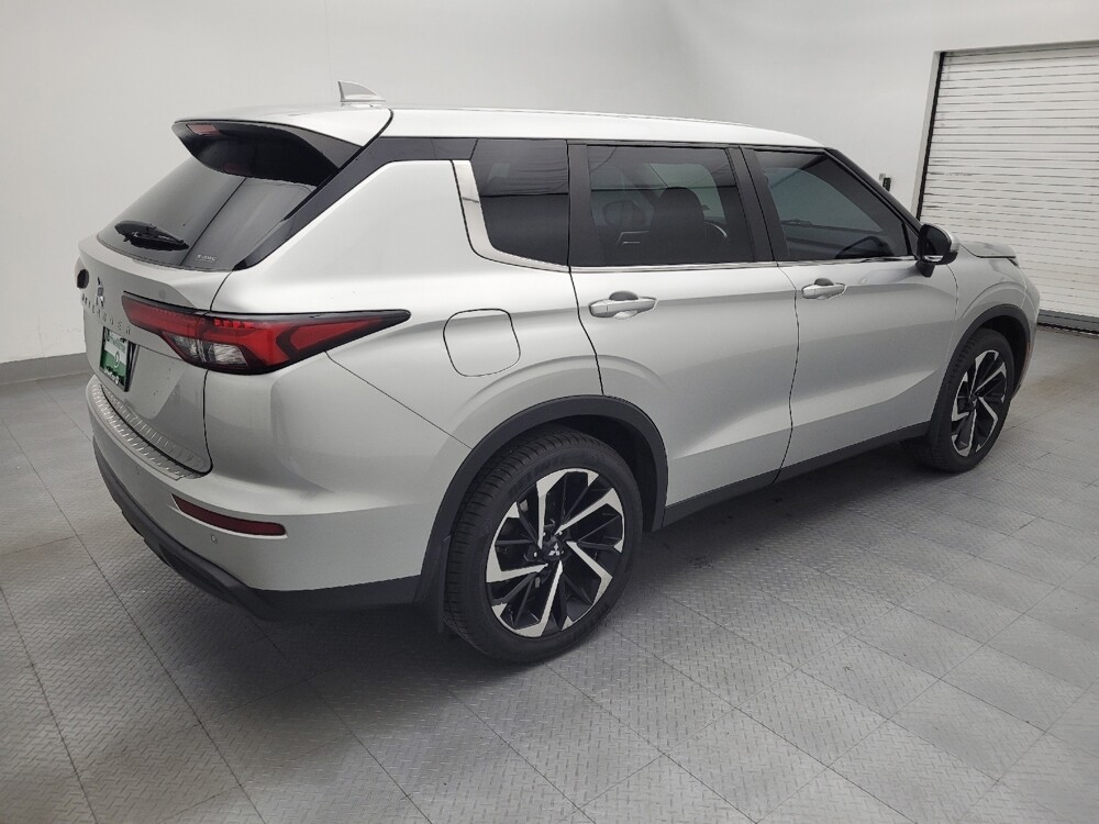 2022 Mitsubishi Outlander in Greenville, SC 29607 - 18136877 10
