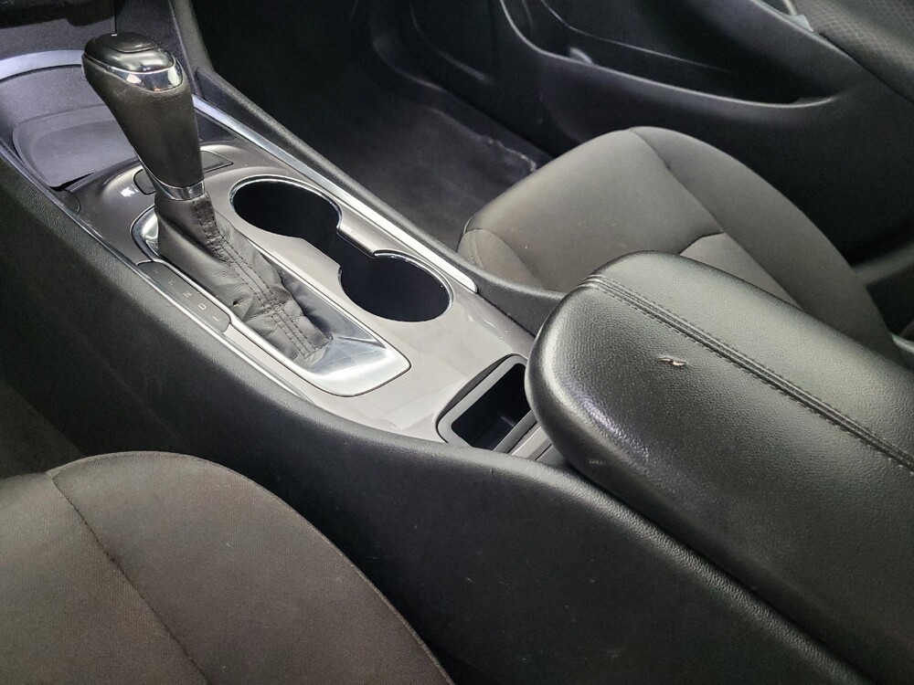 2020 Chevrolet Malibu in Memphis, TN 38115 - 18136905 26