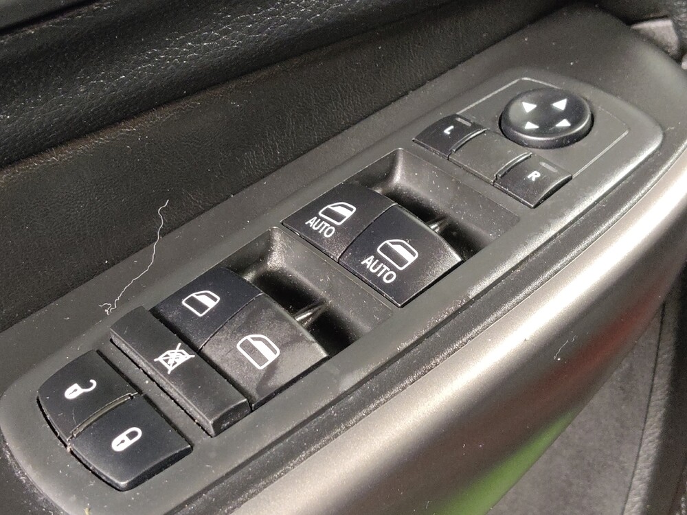 2020 Jeep Cherokee in Houston, TX 77060 - 18136926 27