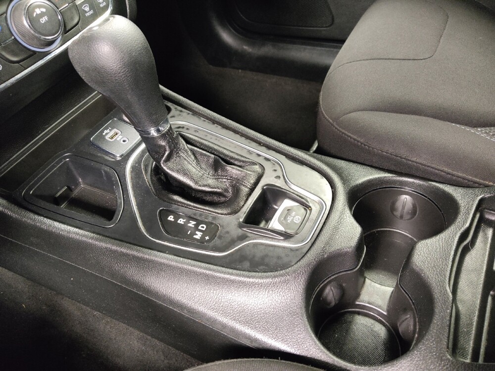 2020 Jeep Cherokee in Houston, TX 77060 - 18136926 26