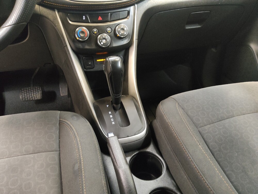 2022 Chevrolet Trax in Cincinnati, OH 45255 - 18136932 26