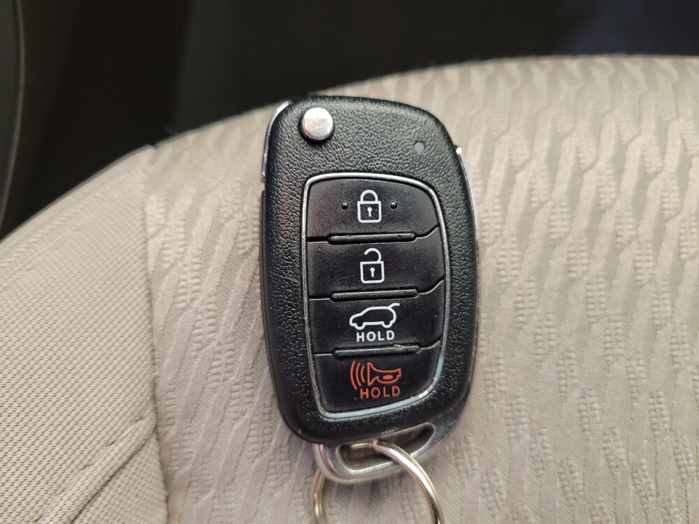 2018 Hyundai Santa Fe in Maple Heights, OH 44137 - 18136939 32