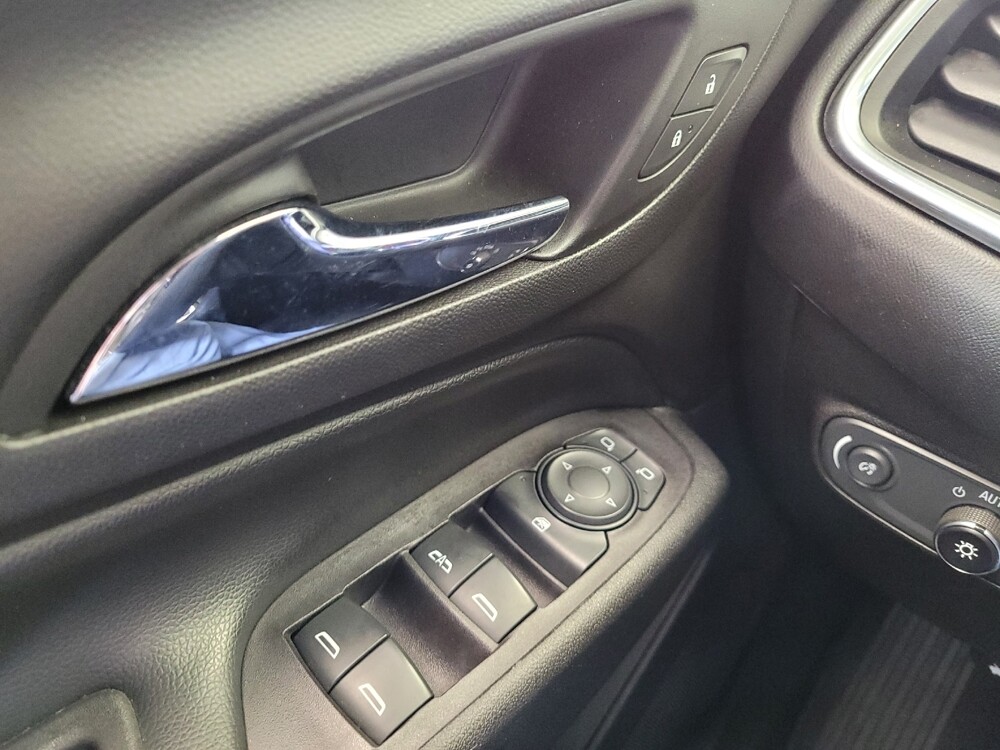 2020 Chevrolet Equinox in Maple Heights, OH 44137 - 18136943 27