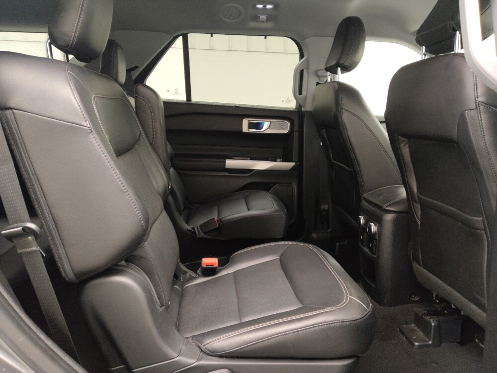 2021 Ford Explorer in St. Louis, MO 63136 - 18136953 19