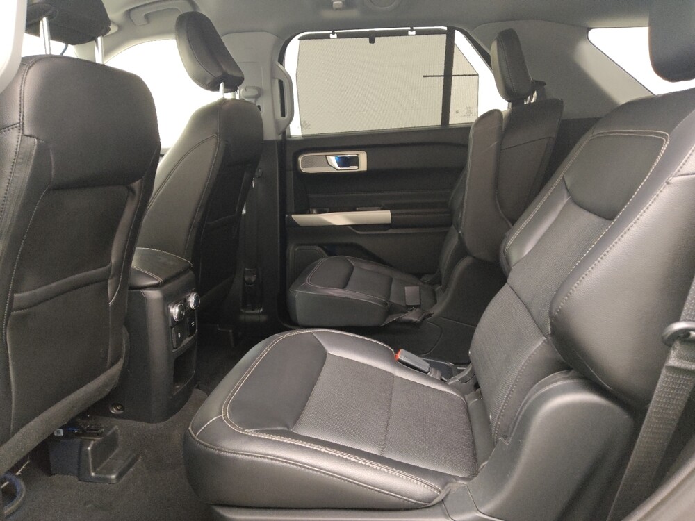 2021 Ford Explorer in St. Louis, MO 63136 - 18136953 18