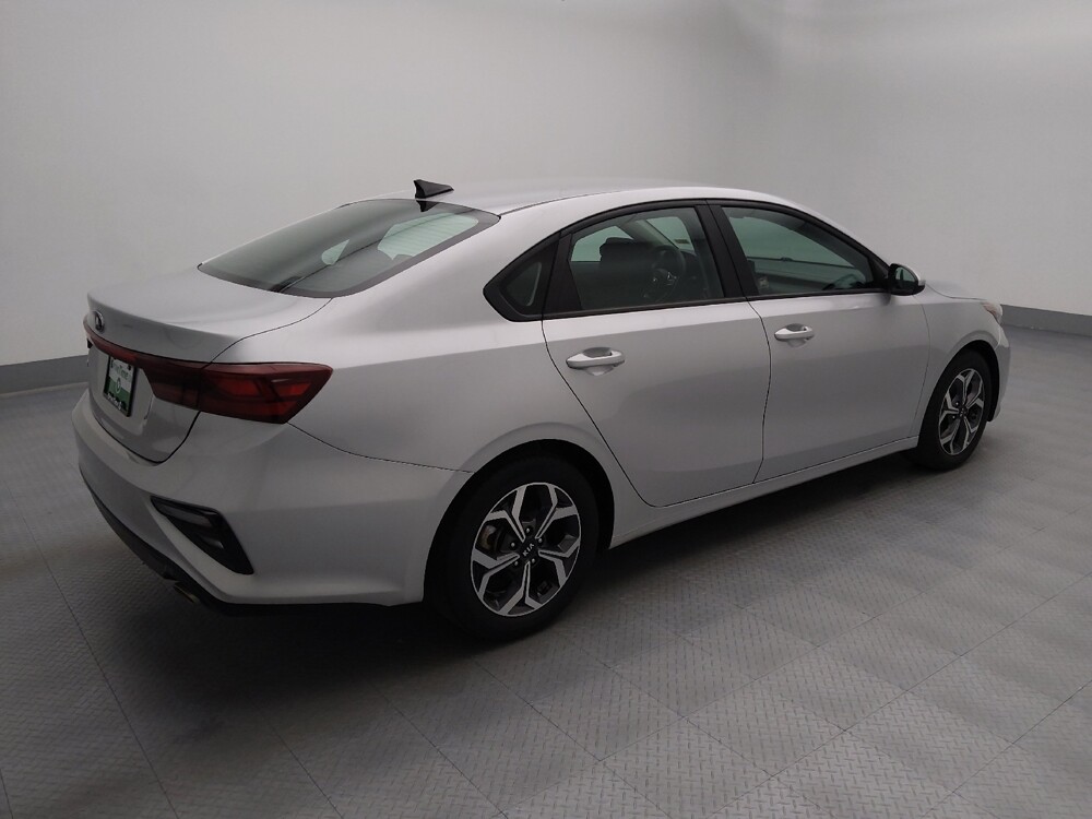 2021 Kia Forte in Independence, MO 64055 - 18136979 10