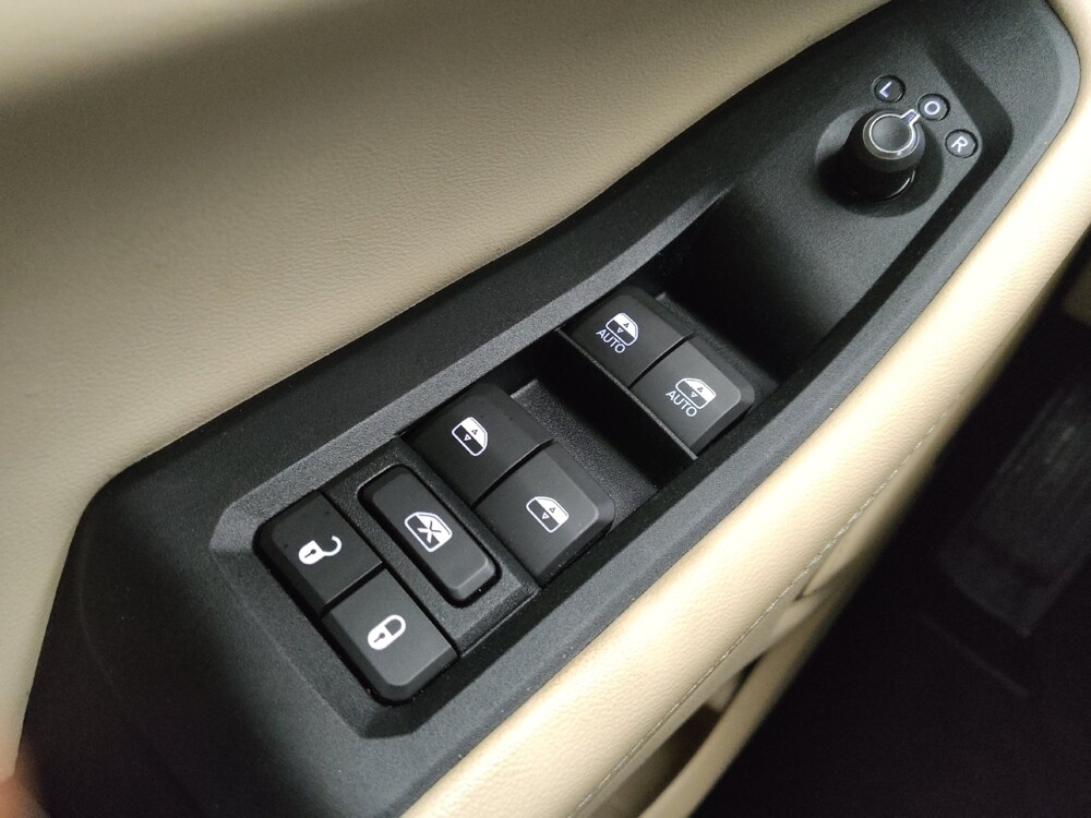 2024 Jeep Grand Cherokee in Des Moines, IA 50310 - 18136980 27