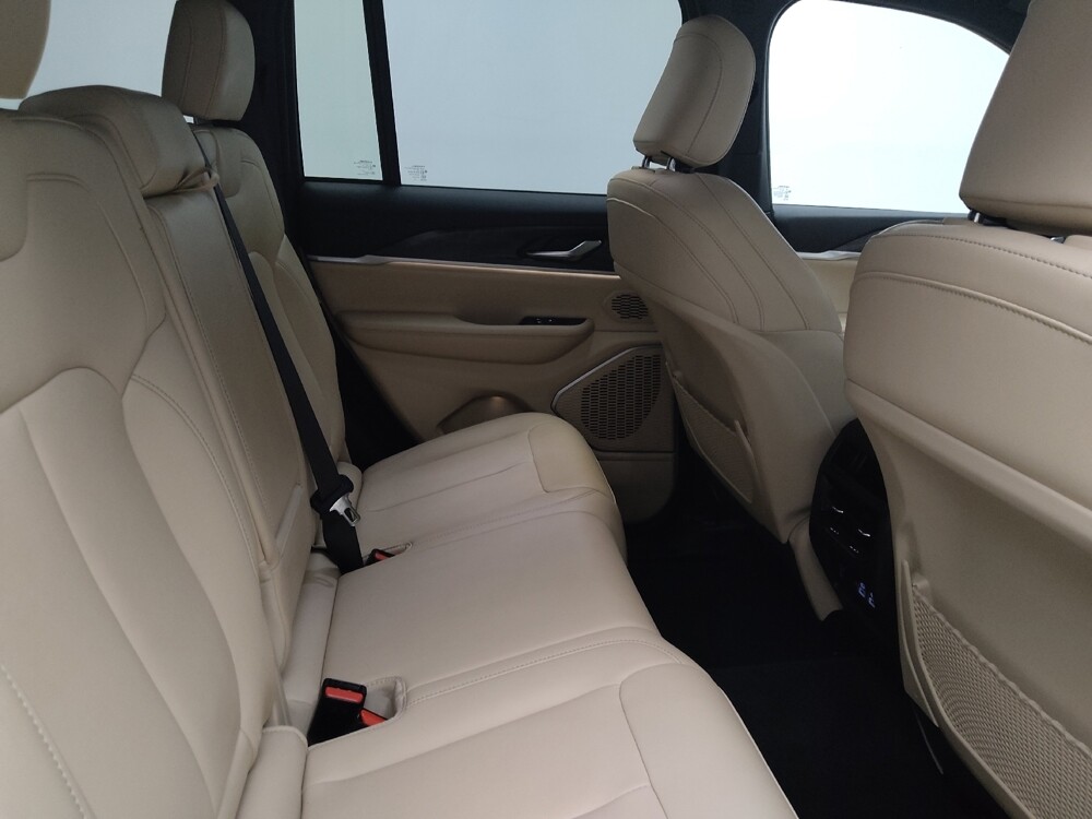 2024 Jeep Grand Cherokee in Des Moines, IA 50310 - 18136980 19
