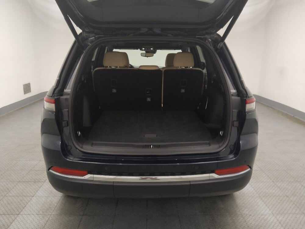 2024 Jeep Grand Cherokee in Des Moines, IA 50310 - 18136980 29