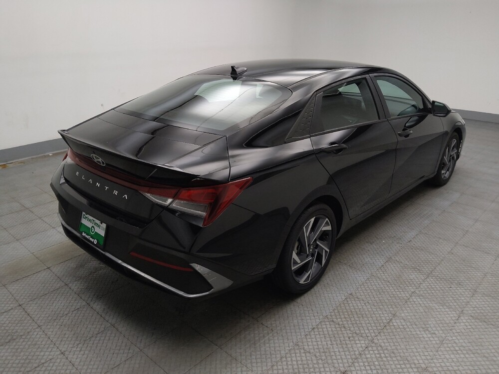 2025 Hyundai Elantra in Lombard, IL 60148 - 18136983 10