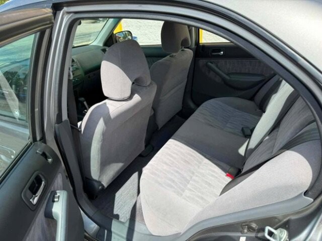 2005 Honda Civic in Indianapolis, IN 46222-4002 - 18136992 5