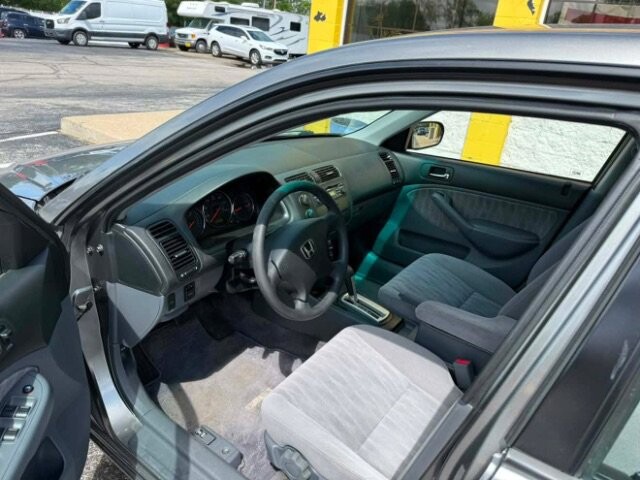2005 Honda Civic in Indianapolis, IN 46222-4002 - 18136992 6