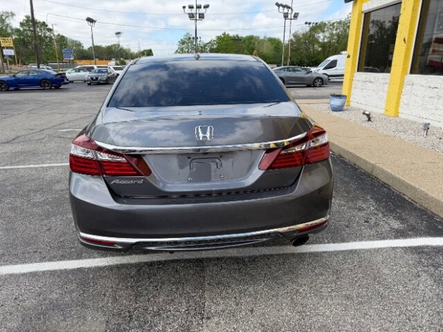 2017 Honda Accord in Indianapolis, IN 46222-4002 - 18136995 4