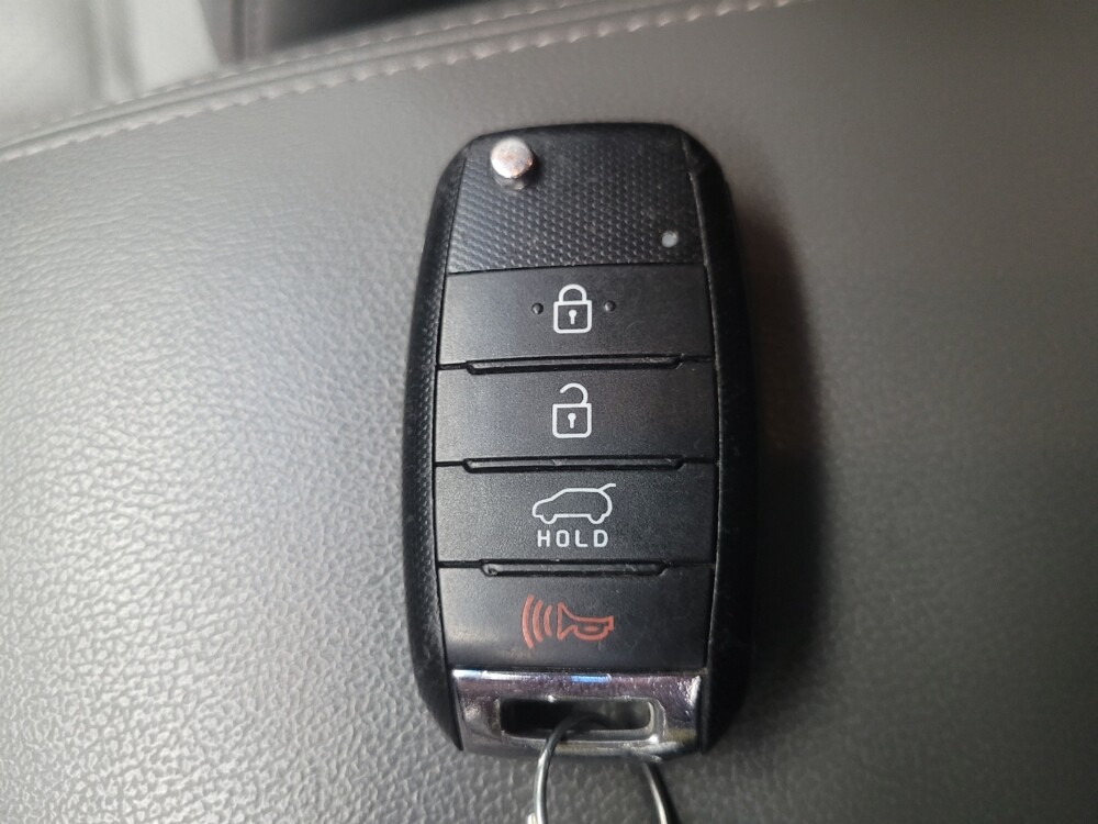 2016 Kia Sorento in Highland, IN 46322 - 18137003 32