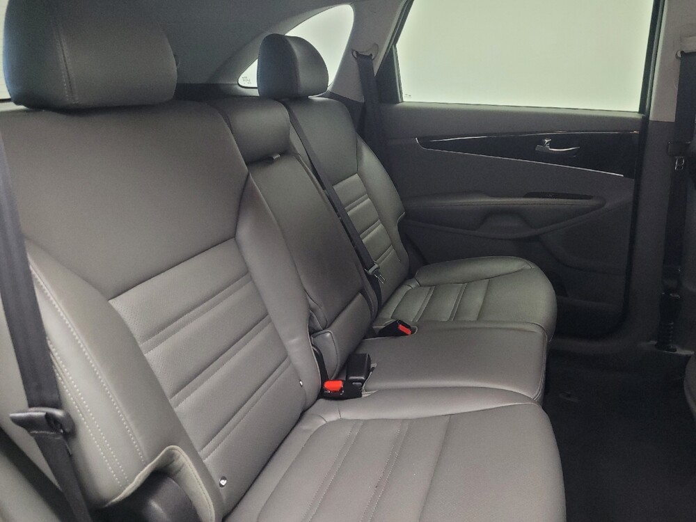 2016 Kia Sorento in Highland, IN 46322 - 18137003 19