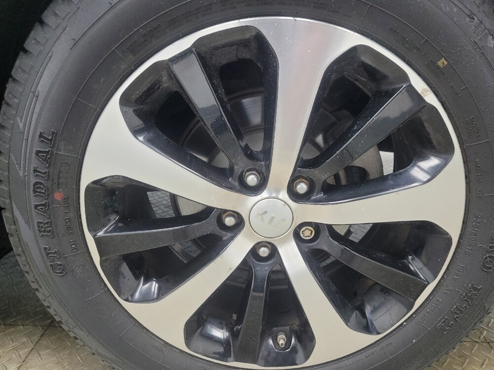 2016 Kia Sorento in Highland, IN 46322 - 18137003 31
