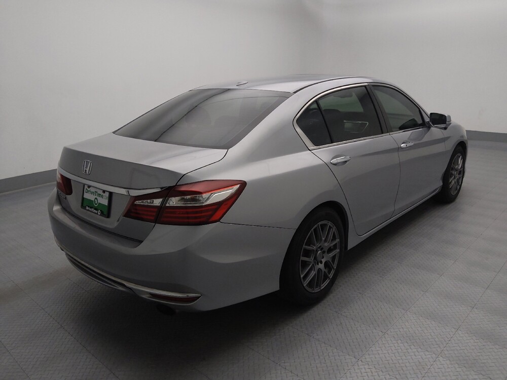 2017 Honda Accord in Independence, MO 64055 - 18137028 9