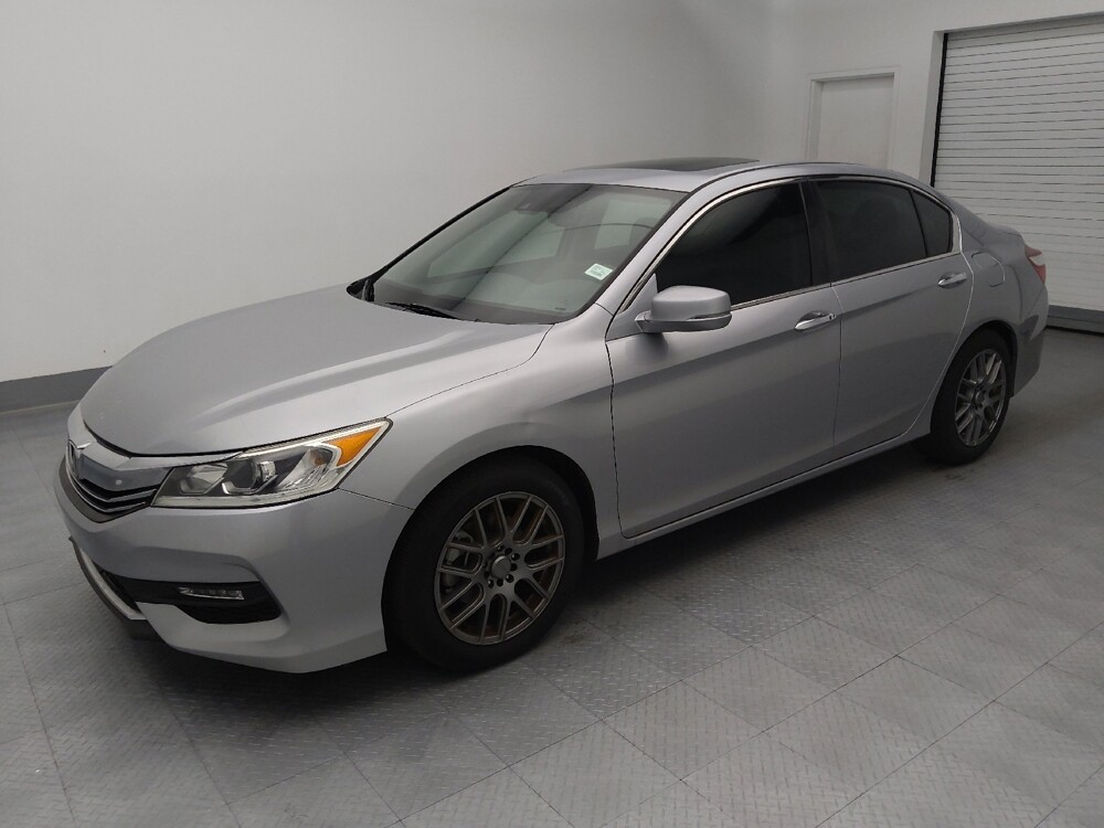 2017 Honda Accord in Independence, MO 64055 - 18137028 2