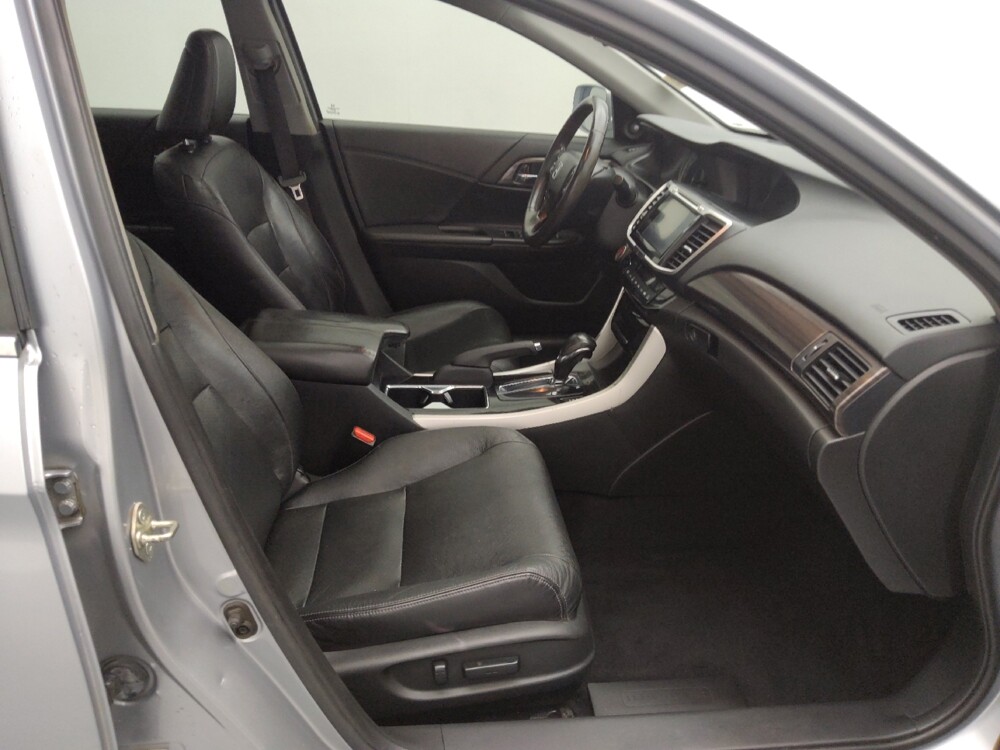 2017 Honda Accord in Independence, MO 64055 - 18137028 21