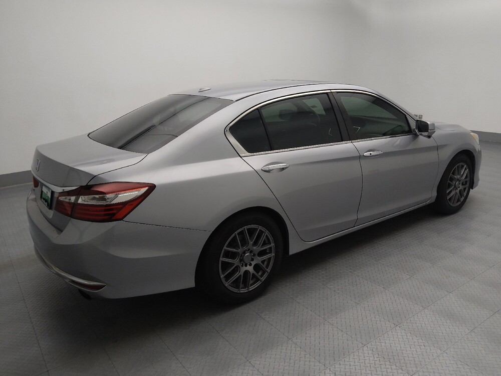 2017 Honda Accord in Independence, MO 64055 - 18137028 10