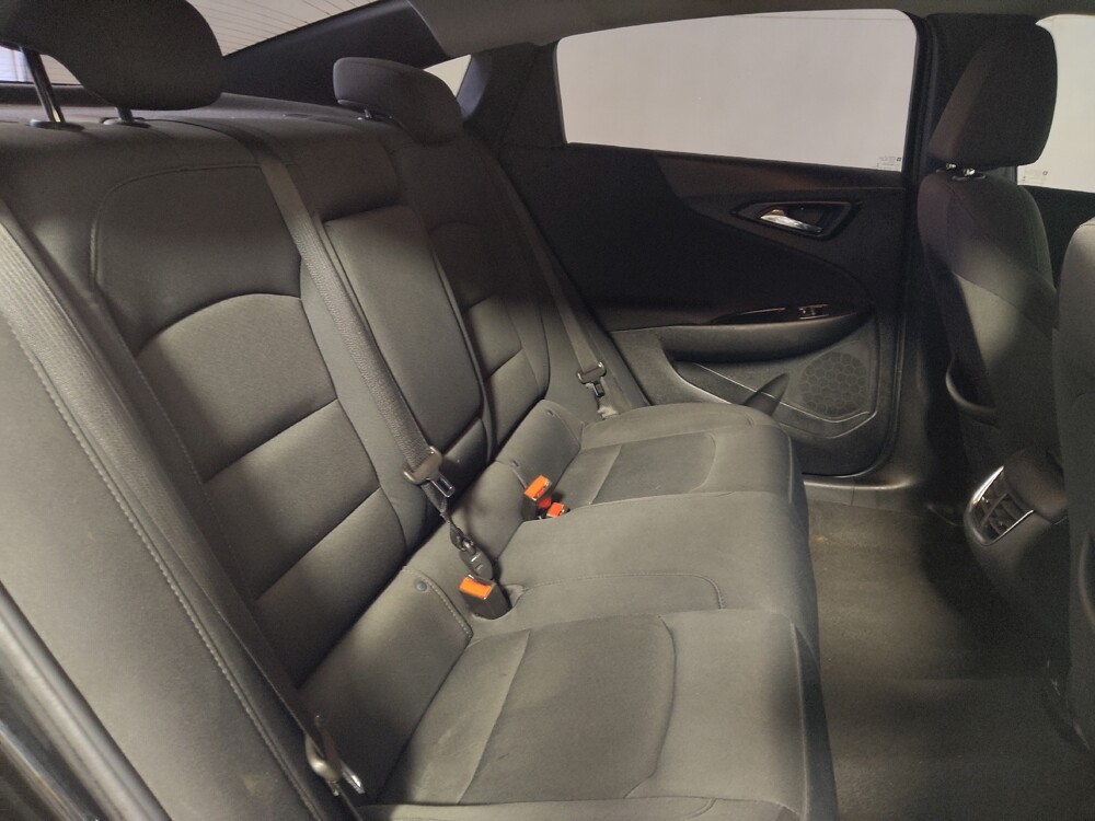 2016 Chevrolet Malibu in Midlothian, IL 60445 - 18137064 19