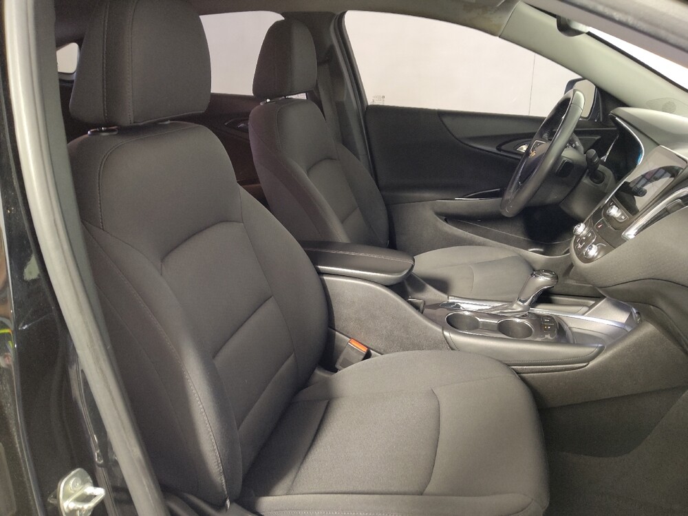 2016 Chevrolet Malibu in Midlothian, IL 60445 - 18137064 21