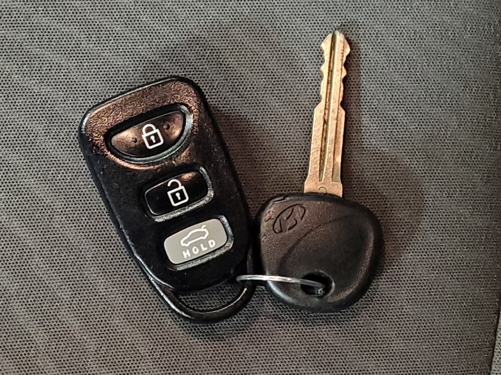 2016 Hyundai Elantra in Jacksonville, FL 32210 - 18137069 32