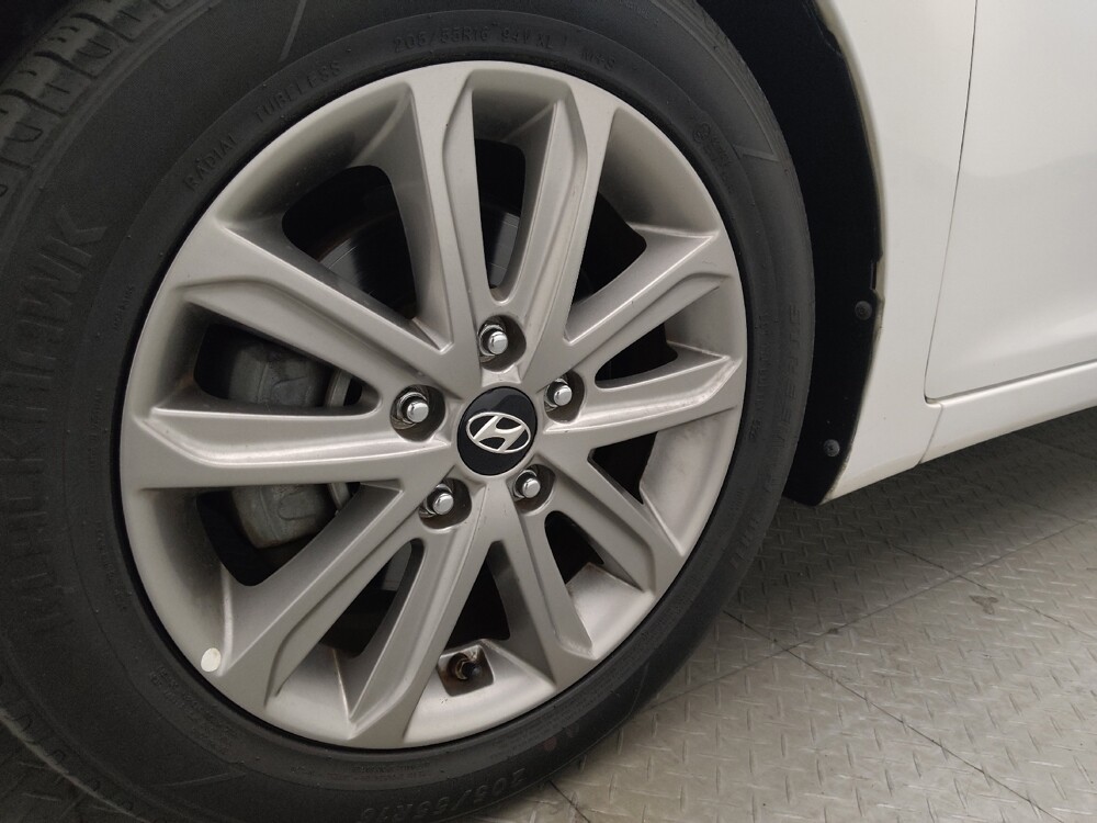 2016 Hyundai Elantra in Jacksonville, FL 32210 - 18137069 31