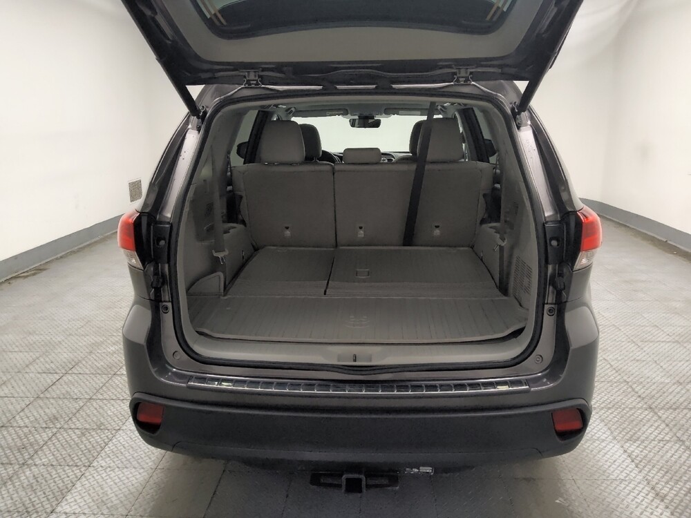 2019 Toyota Highlander in Midlothian, IL 60445 - 18137080 29