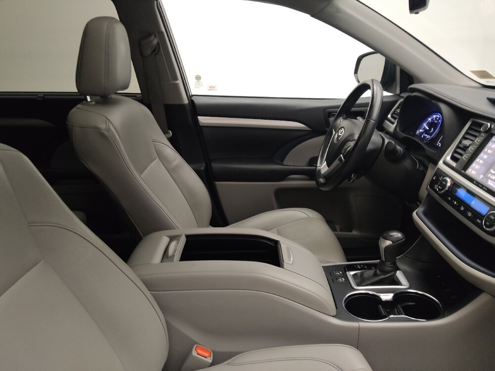 2019 Toyota Highlander in Midlothian, IL 60445 - 18137080 21