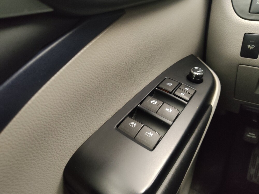2019 Toyota Highlander in Midlothian, IL 60445 - 18137080 26