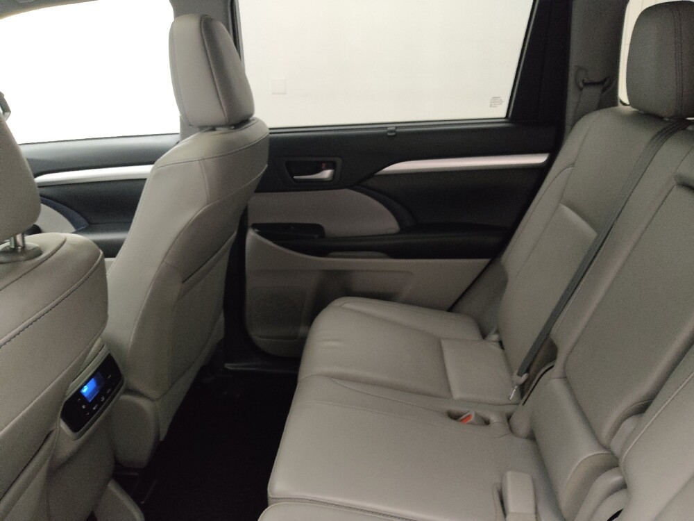 2019 Toyota Highlander in Midlothian, IL 60445 - 18137080 18
