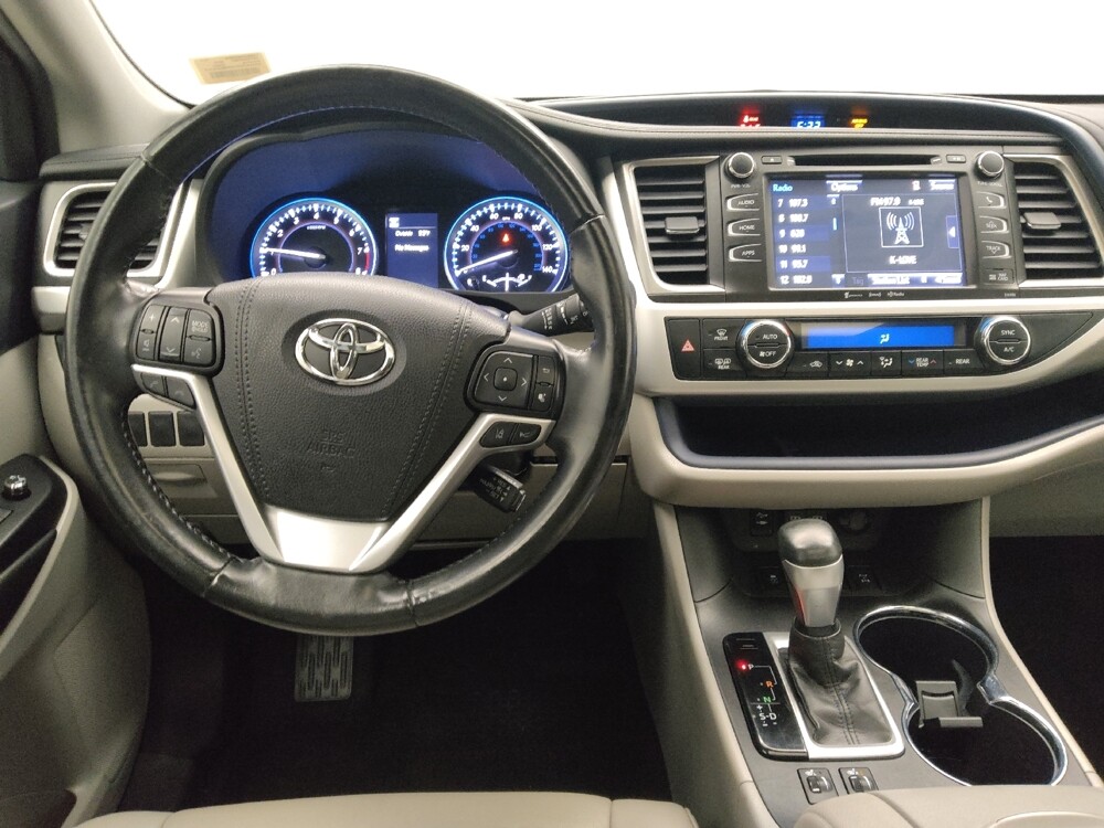 2019 Toyota Highlander in Midlothian, IL 60445 - 18137080 22
