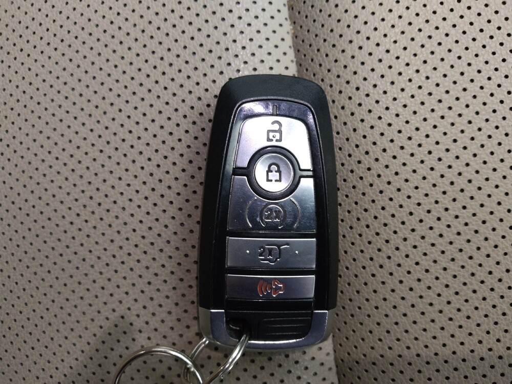 2020 Ford Escape in Midlothian, IL 60445 - 18137083 32