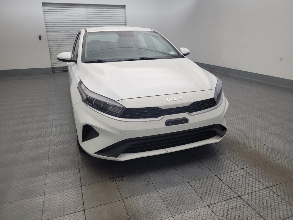 2023 Kia Forte in Phoenix, AZ 85022 - 18137092 14