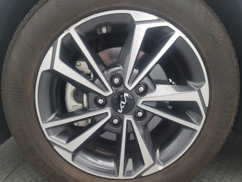 2023 Kia Forte in Phoenix, AZ 85022 - 18137092 31
