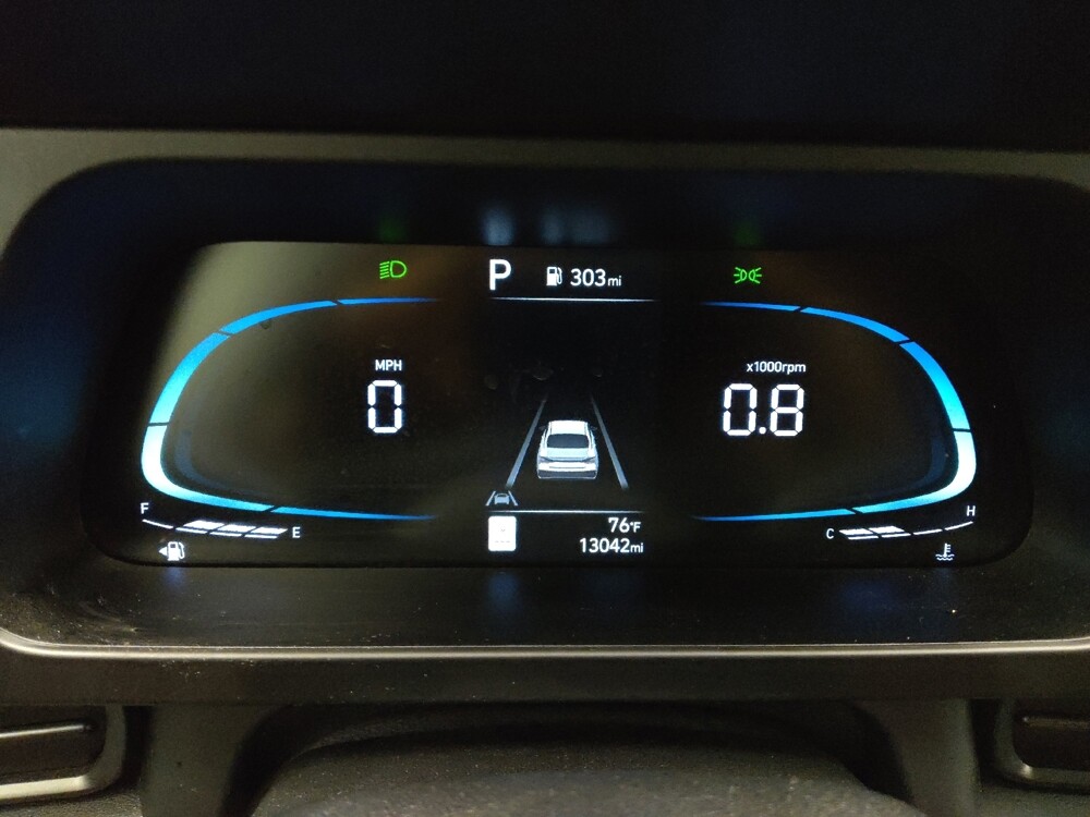 2025 Hyundai Elantra in Denver, CO 80012 - 18137106 23