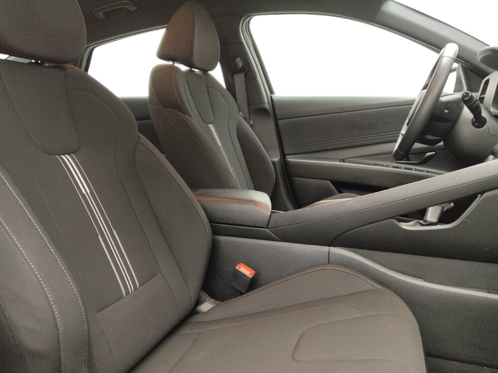 2025 Hyundai Elantra in Denver, CO 80012 - 18137106 21