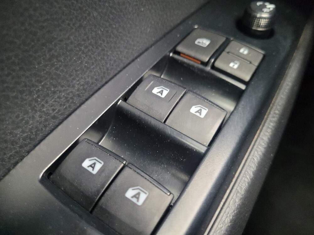2019 Toyota Camry in Las Vegas, NV 89102 - 18137107 27