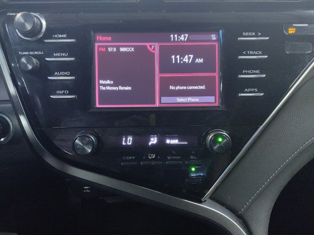 2018 Toyota Camry in Macon, GA 31210 - 18137113 25