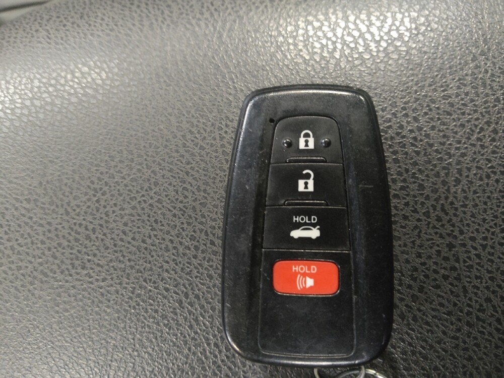 2018 Toyota Camry in Macon, GA 31210 - 18137113 32