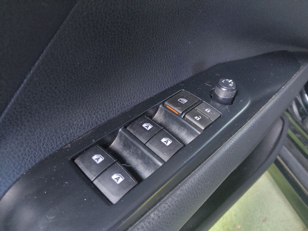 2018 Toyota Camry in Macon, GA 31210 - 18137113 27