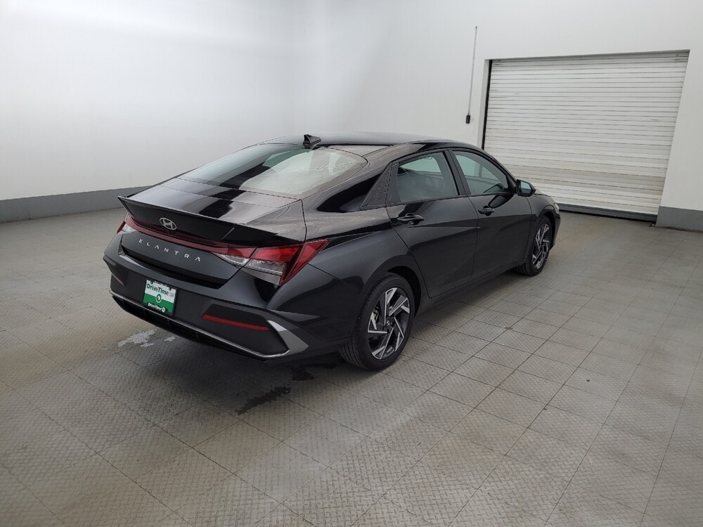 2025 Hyundai Elantra in Richmond, VA 23235 - 18137140 9