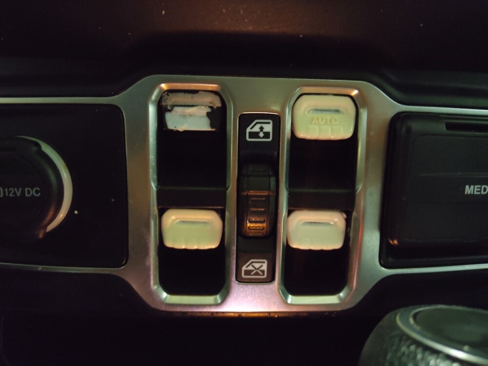 2020 Jeep Wrangler in Mesa, AZ 85210 - 18137175 27