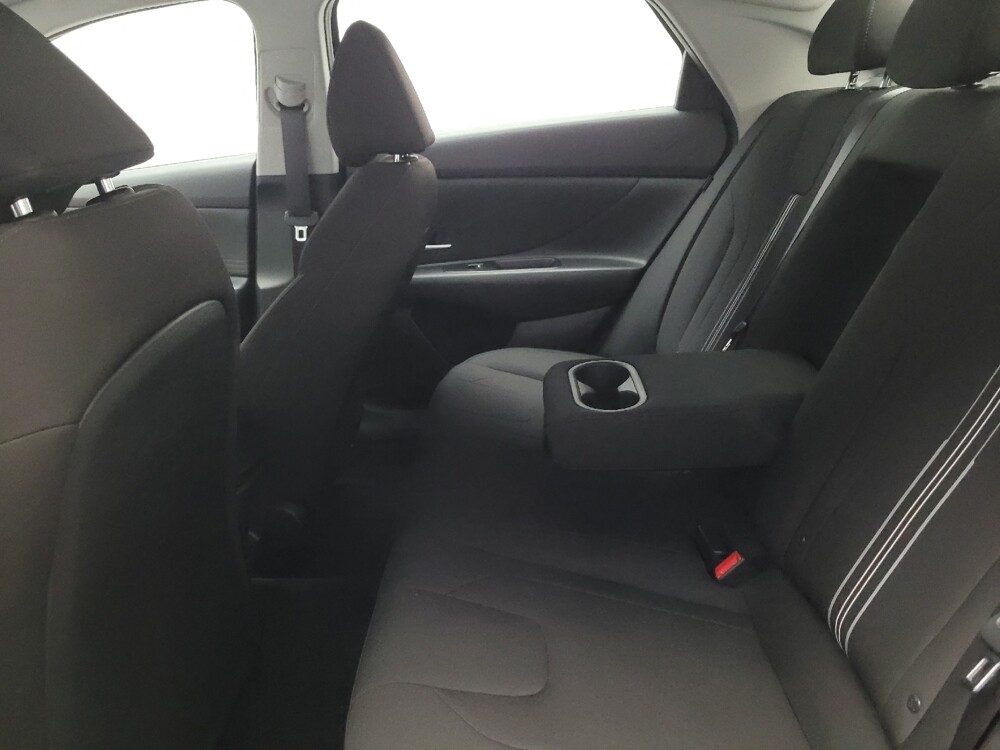 2025 Hyundai Elantra in Fresno, CA 93726 - 18137200 18