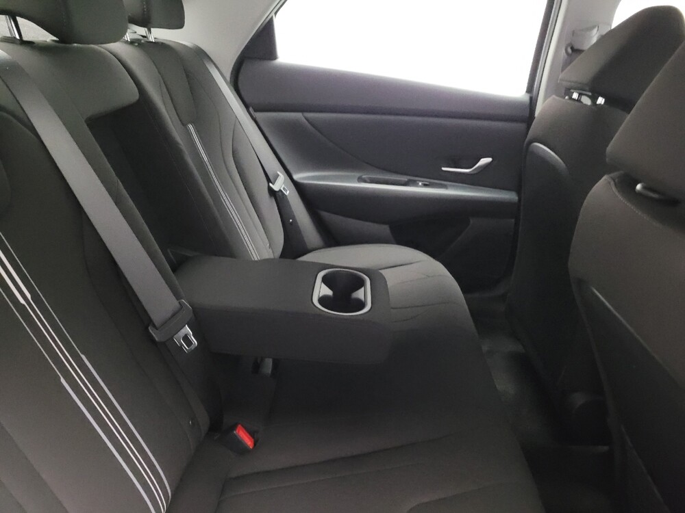 2025 Hyundai Elantra in Fresno, CA 93726 - 18137200 19