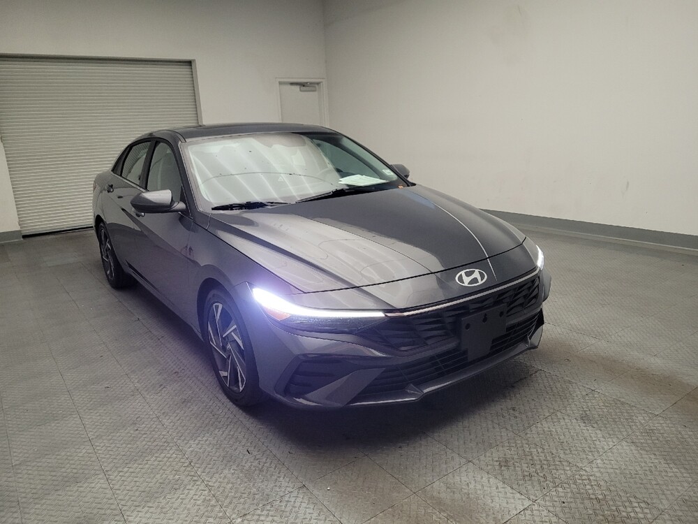 2025 Hyundai Elantra in Fresno, CA 93726 - 18137200 13